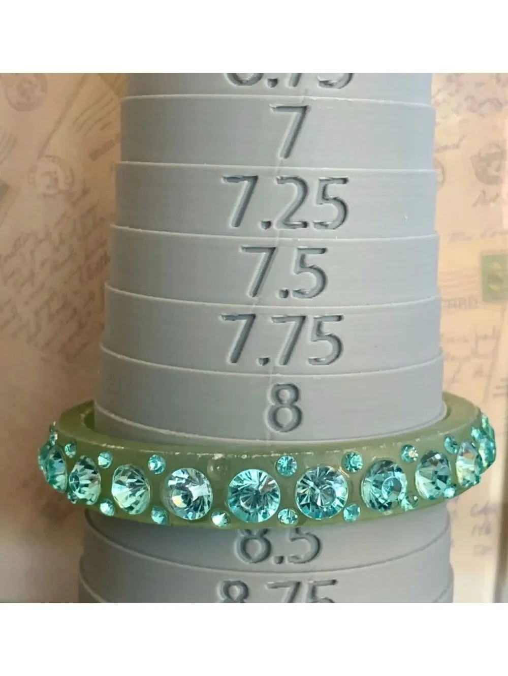 Vintage Sparkling Aqua Blue Lucite Rhinestone Inlaid Retro Sparkle Bracelet